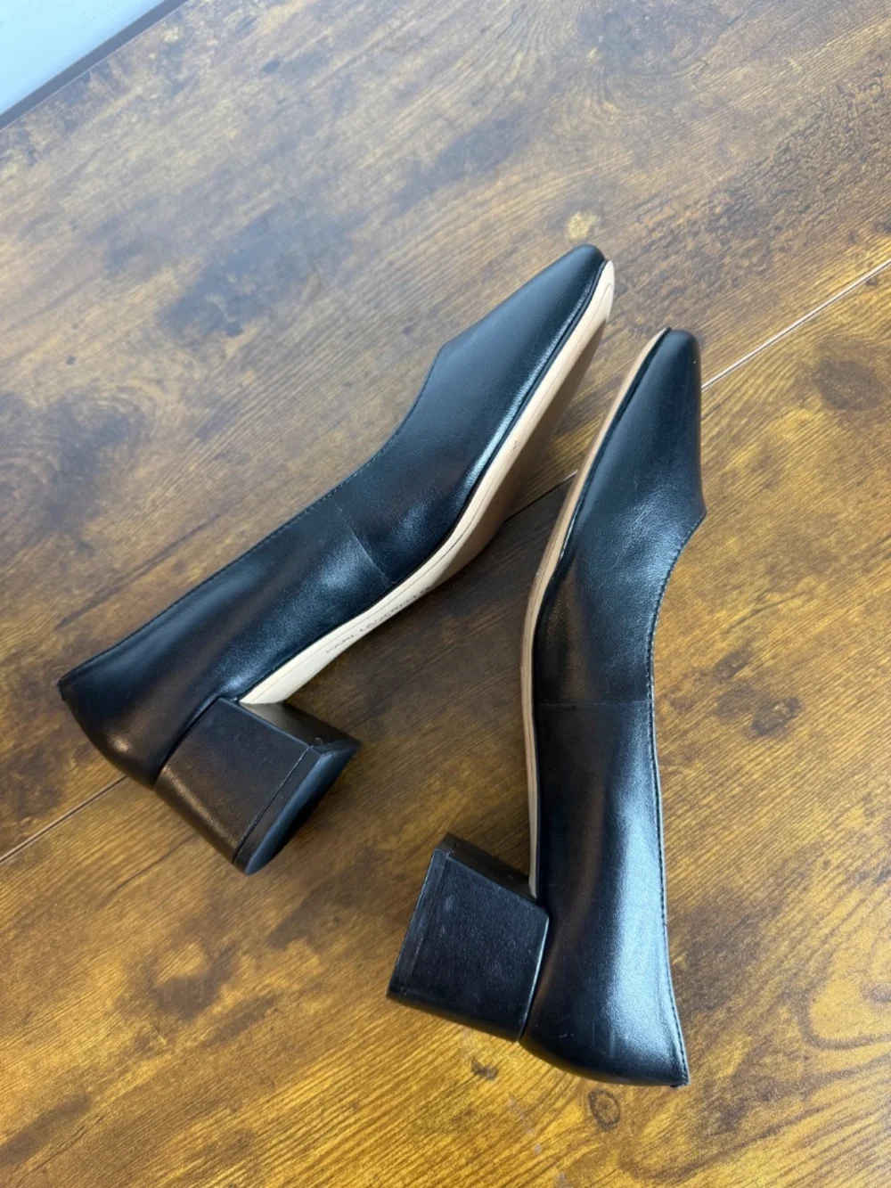 Black Karl Lagerfeld Paris pumps (Size 7)
